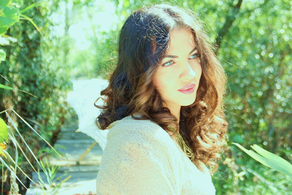 Райна: Винаги съм гледала да не съм в стереотипа, аз съм индивидуалист