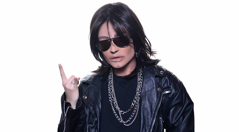 Tita като Joe Lynn Turner от Rainbow