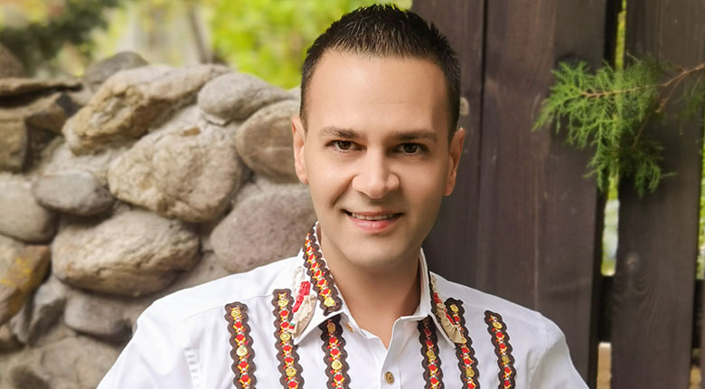 Здравко Мандаджиев събра 64 бисера в специална колекция