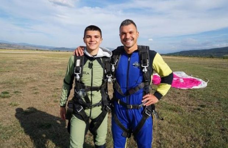 Синът на Алисия и Валери Божинов издаде коя е очарователната му половинка