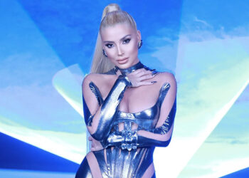 Цветелина Янева се показа с Дядо Коледа/ СНИМКА