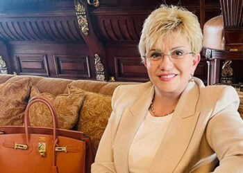 Николина Чакърдъкова на 55 години - обичана звезда и щастлива баба с 5 внучета / СНИМКИ