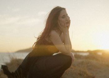 ALMA в изненадващо трио с двама гръцки изпълнители - Falling / Видео