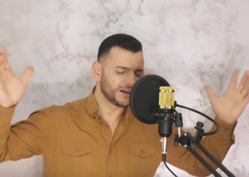 Млад попфолк певец изпя златните хитове на Сашо Роман / Видео