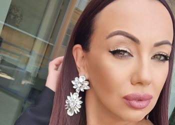 Българска попфолк звезда получи диплома от кмета на Гент