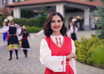 Сървайвърката Татяна в стихията си, заплени всички с ново настроение / Видео