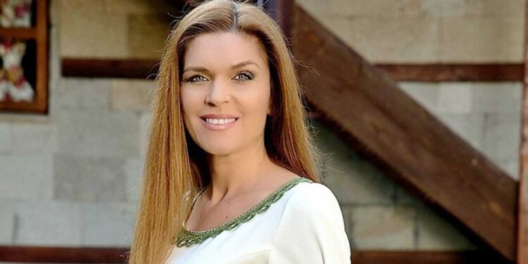 Фолк звездата Цветелина с нов духовен и поетичен шедьовър - книгата „Заветът на Живота“ | Signal.bg Фолк звездата Цветелина с нов духовен и поетичен шедьовър - книгата „Заветът на Живота“
