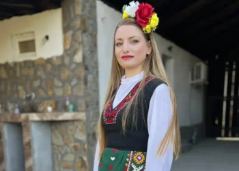 Екатерина Костадинова - Лудо аджамийо ле