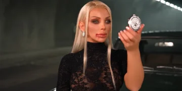 Емануела разбуни духовете с лют екшън в „Изневяра“! Дръзко послание и видео, което приковава погледите / Видео | Signal.bg Емануела разбуни духовете с лют екшън в „Изневяра“! Дръзко послание и видео, което приковава погледите / Видео