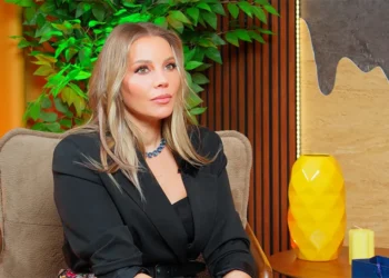 Емилия преживяла кошмар на сцената: Загубих гласа си, оперираха ме спешно! | Signal.bg Емилия преживяла кошмар на сцената: Загубих гласа си, оперираха ме спешно!