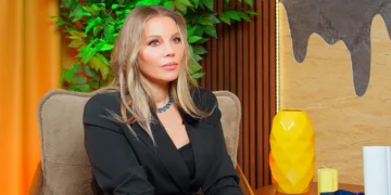 Емилия преживяла кошмар на сцената: Загубих гласа си, оперираха ме спешно! | Signal.bg Емилия преживяла кошмар на сцената: Загубих гласа си, оперираха ме спешно!