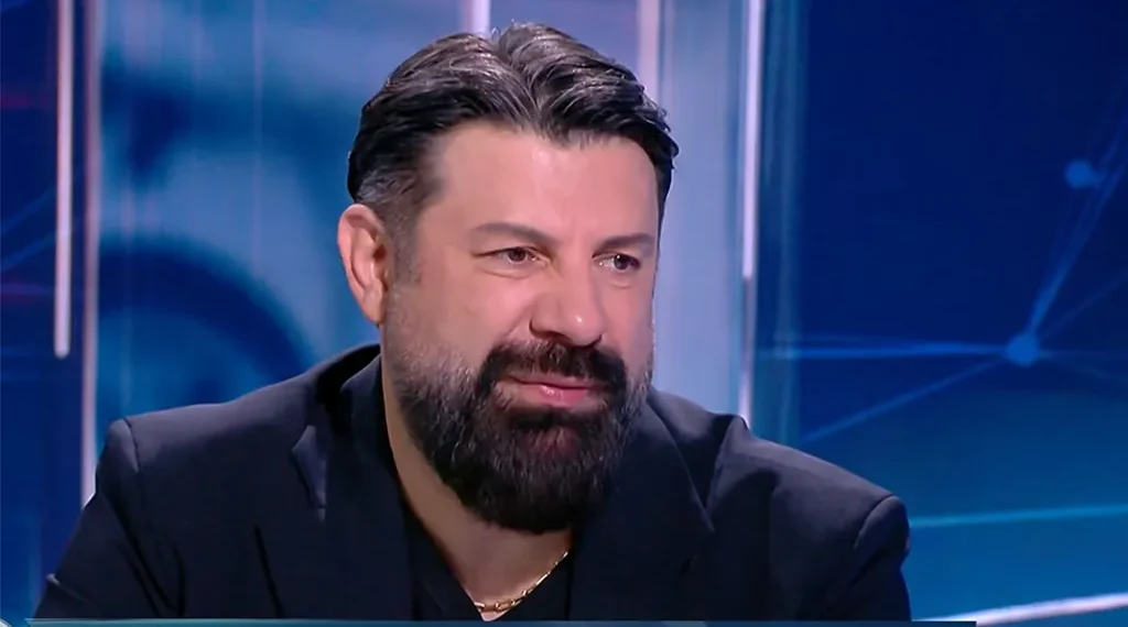Home | Signal.bg Тони Стораро: Азис ми каза „Влюбен съм в теб“ и извади от паспорта си моя снимка
